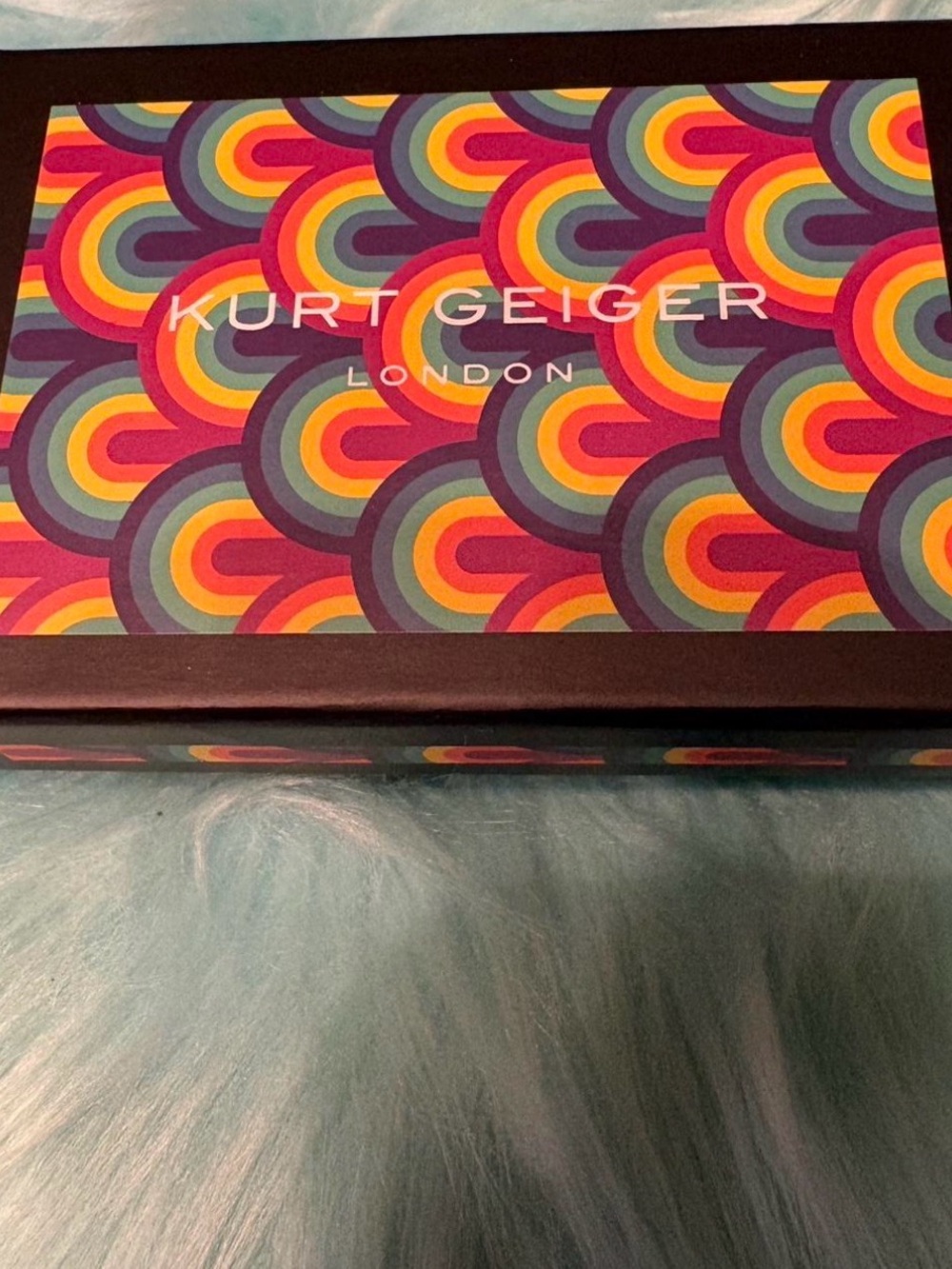 Kurt Geiger Metallic Purple Card Holder with Hot Pink Heart Pocket - Picture 6 of 7